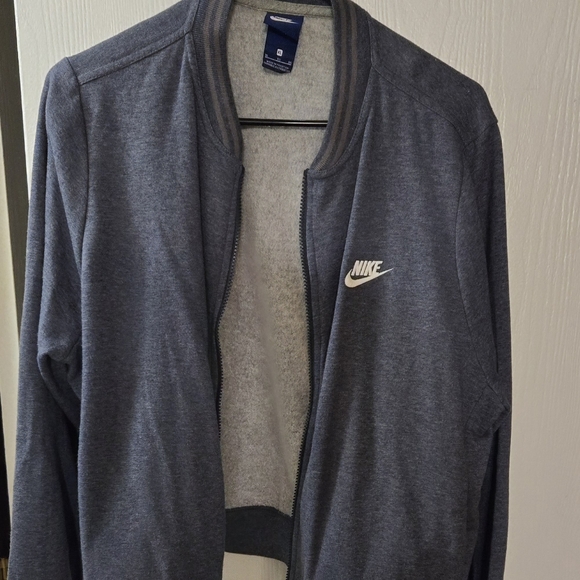 Women's xl Zip up Nike jacket - Picture 4 of 4